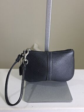 COACH Pebbled Leather Small Wristlet Black/Silver Like New